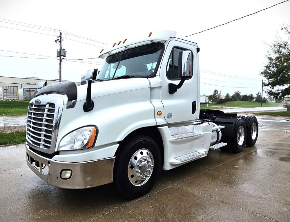 2016 FREIGHTLINER CASCADIA 125 - photo 1