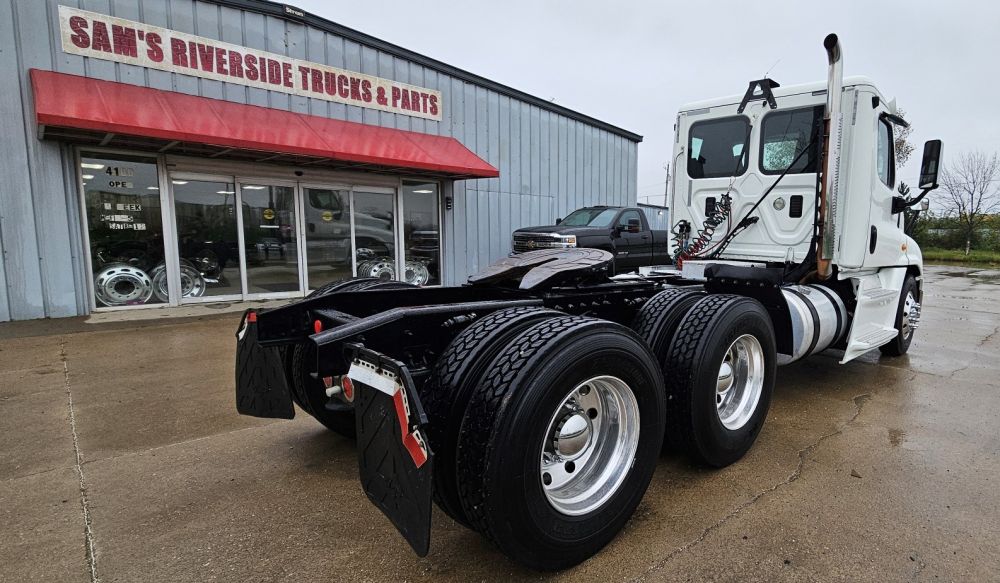 2016 FREIGHTLINER CASCADIA 125 - photo 6
