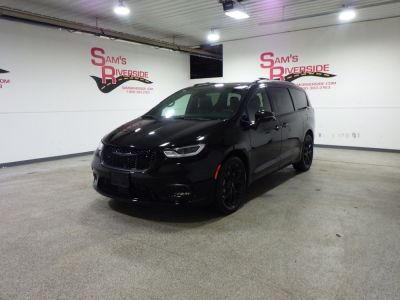 2024 Chrysler Pacifica Touring L S Appearance Safety Sphere AWD