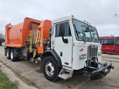 2015 PETERBILT 320 GARBAGE PACKER