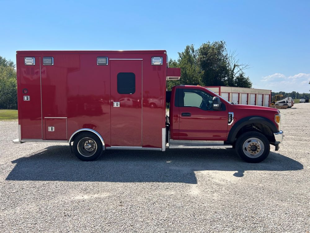 2018 Ford (C) F450SD 6.7L AMBULANCE - photo 3