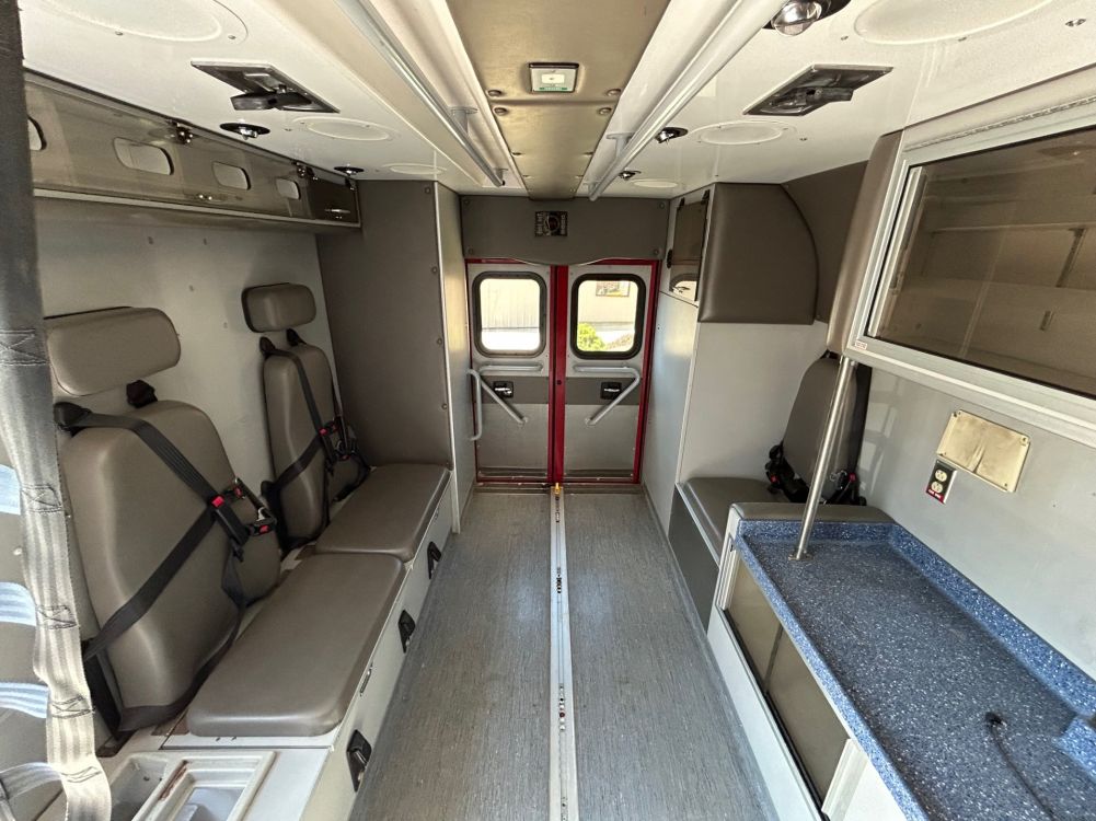 2018 Ford (C) F450SD 6.7L AMBULANCE - photo 10