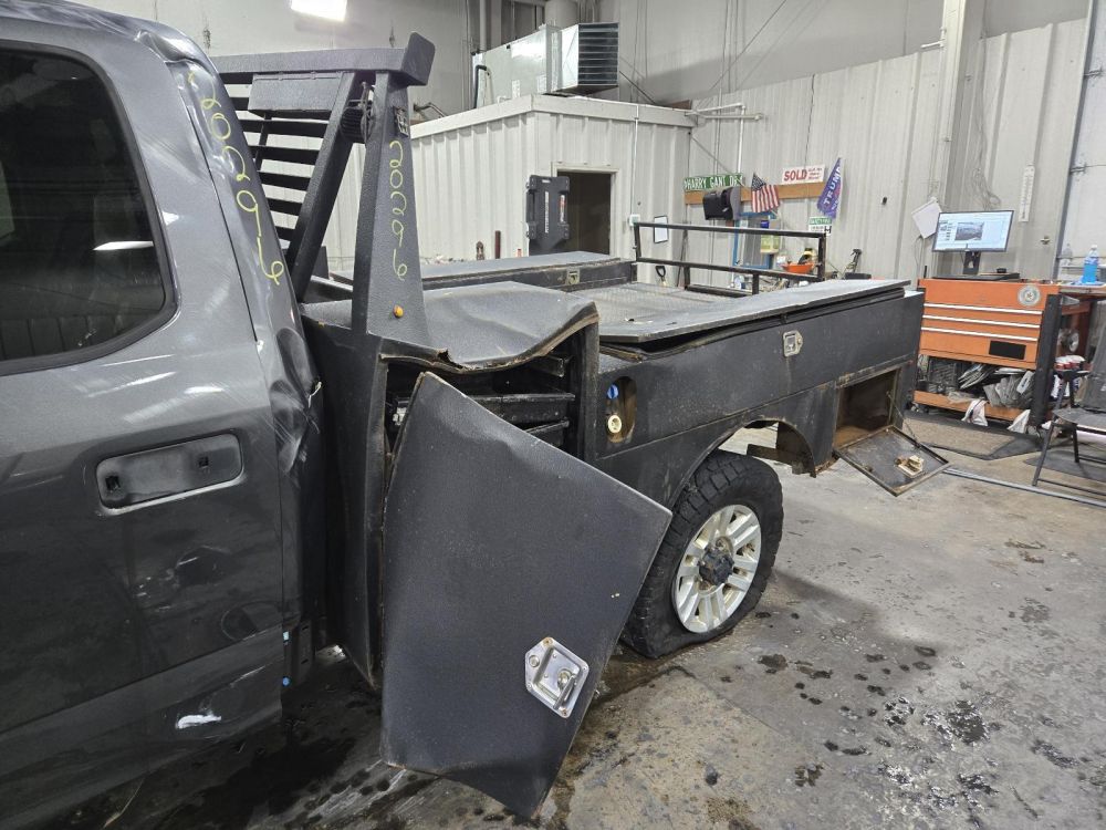 2018 UTILITY SRW FLAT BED 8'6" - photo 1