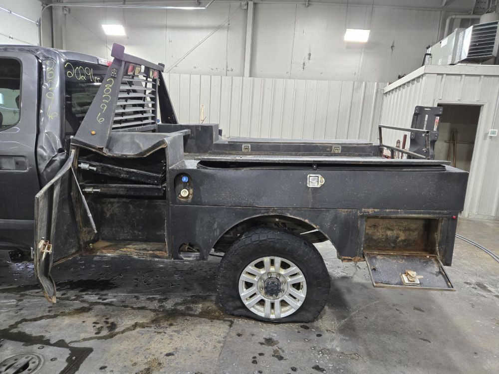 2018 UTILITY SRW FLAT BED 8'6" - photo 2