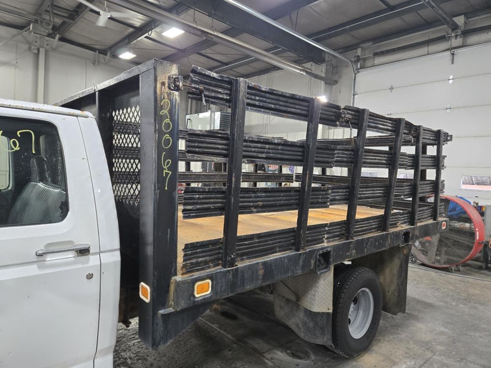 1996 DRW CAB & CHASSIS BED - photo 1