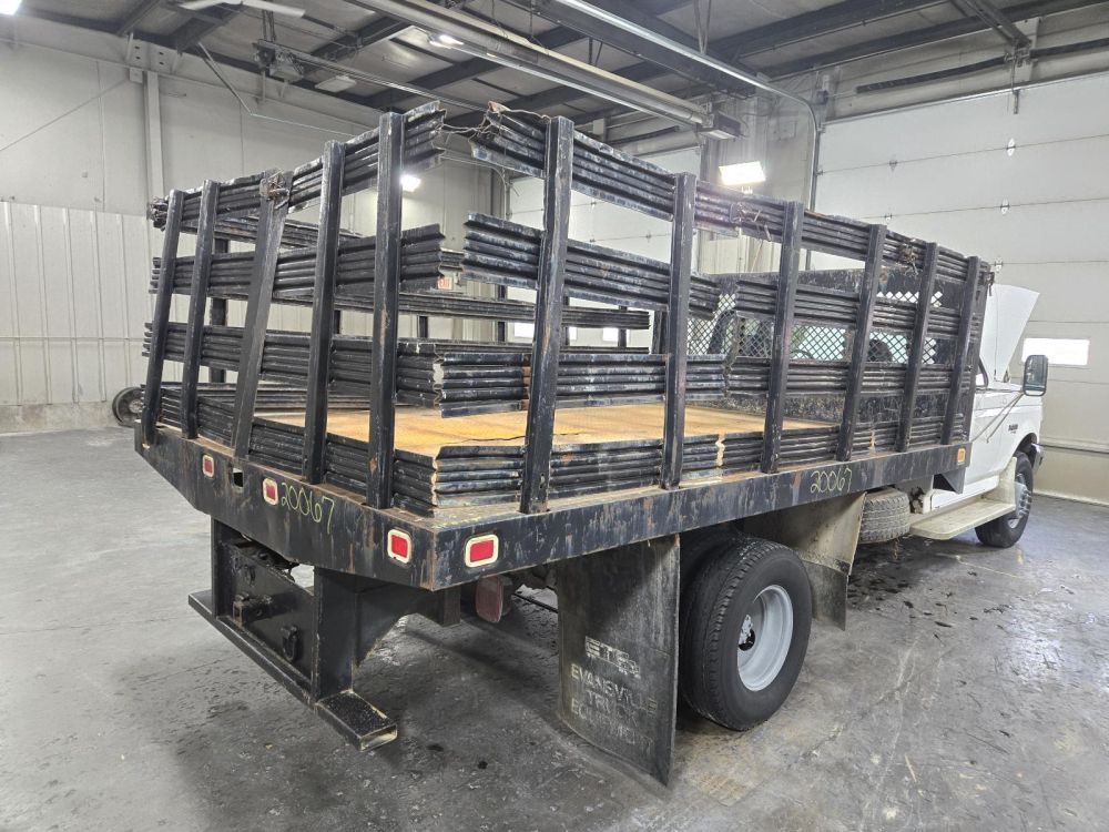 1996 DRW CAB & CHASSIS BED - photo 5