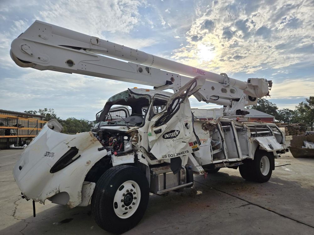 2023 ALTEC UTILITY BODY W/BOOM BUCKET - photo 1