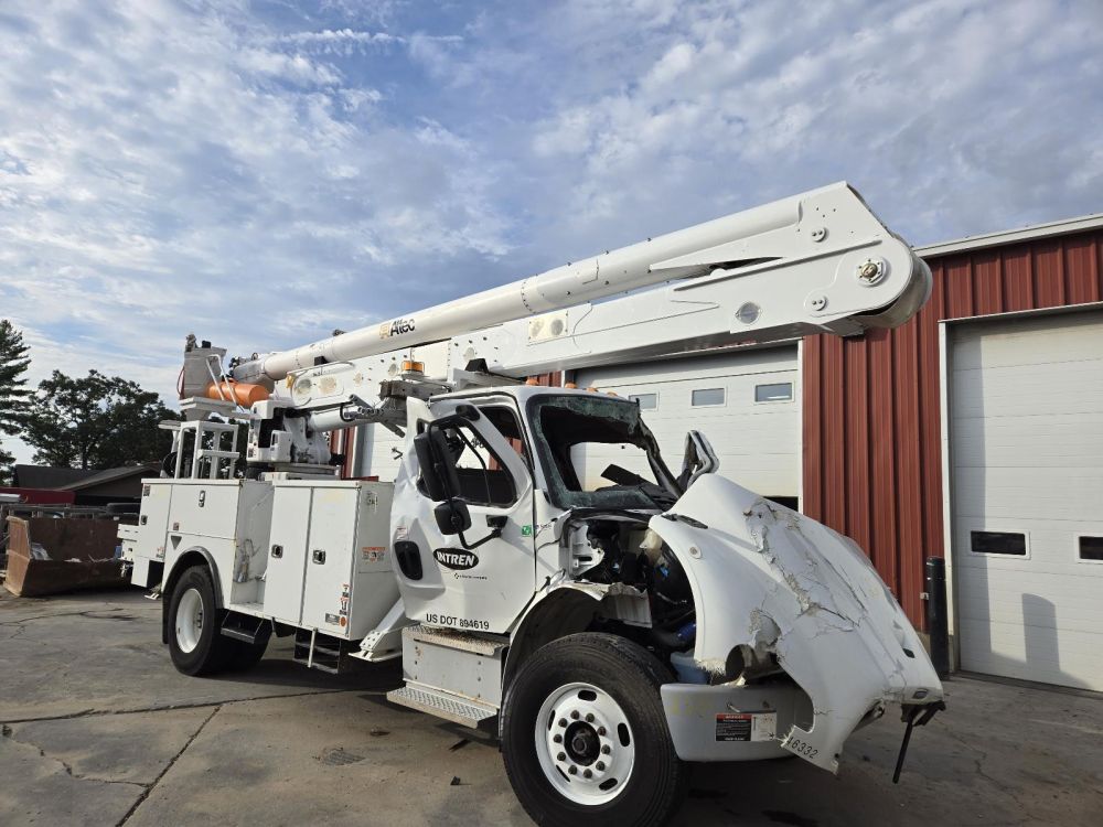 2023 ALTEC UTILITY BODY W/BOOM BUCKET - photo 7