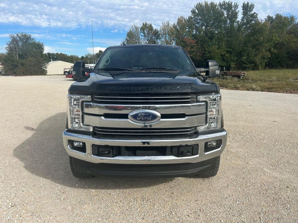 2017 Ford F250SD 6.7L FX4 LARIAT 4X4 - photo 2