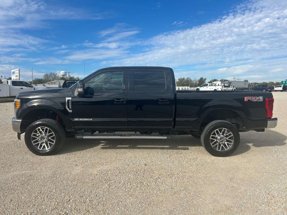 2017 Ford F250SD 6.7L FX4 LARIAT 4X4 - photo 4