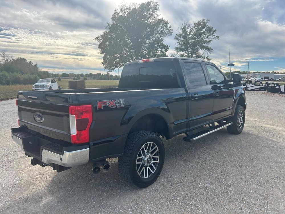 2017 Ford F250SD 6.7L FX4 LARIAT 4X4 - photo 6