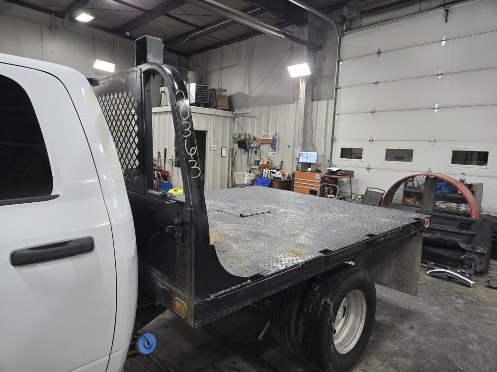 2017 DRW CAB & CHASSIS BED - photo 1