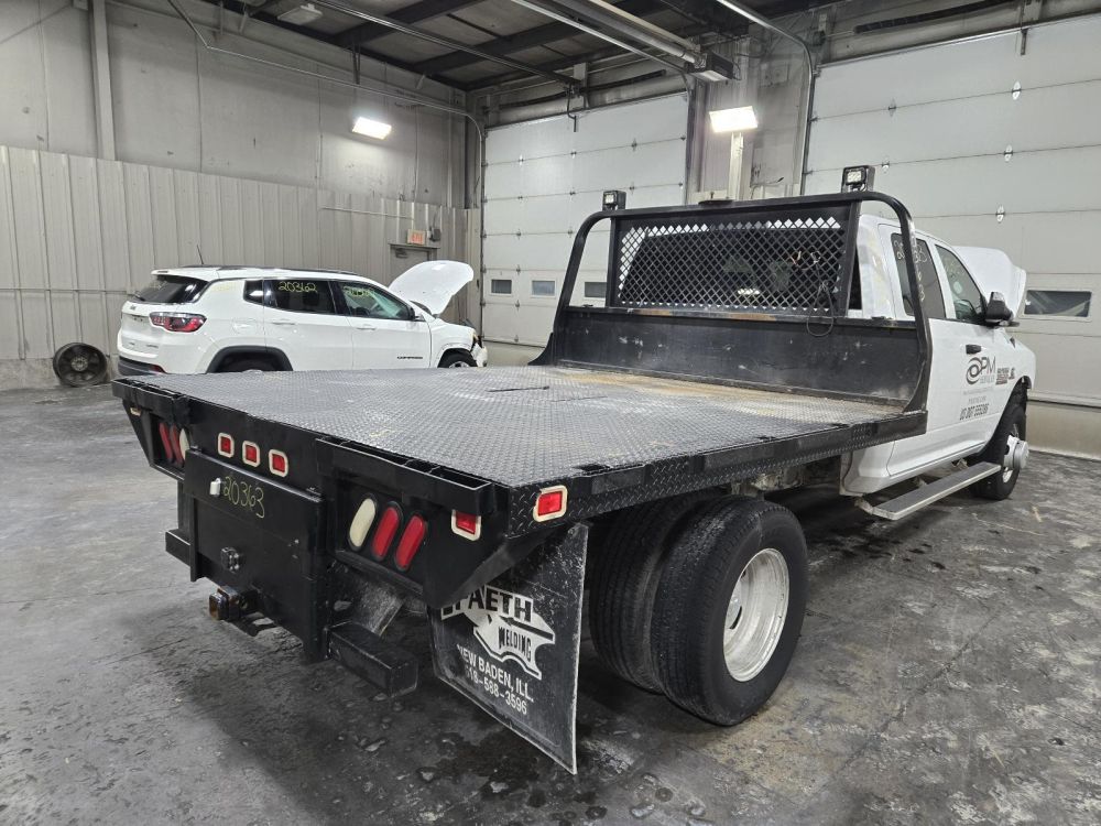 2017 DRW CAB & CHASSIS BED - photo 5