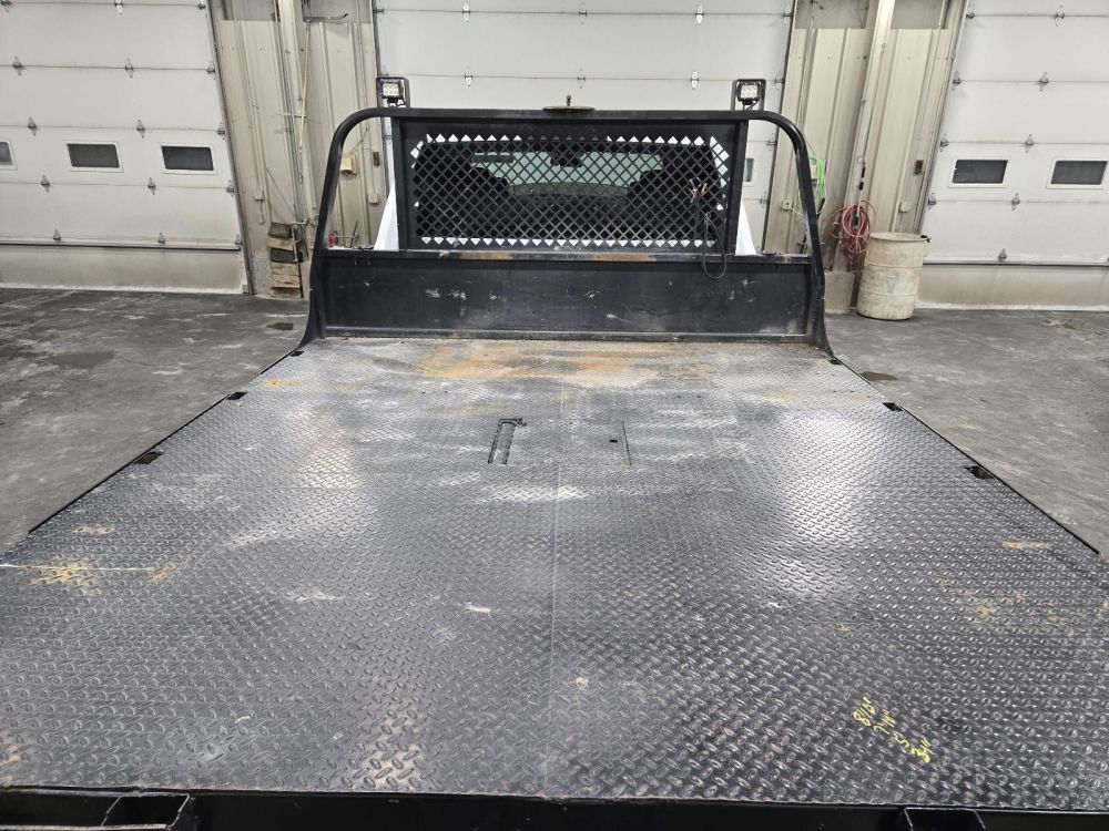 2017 DRW CAB & CHASSIS BED - photo 8