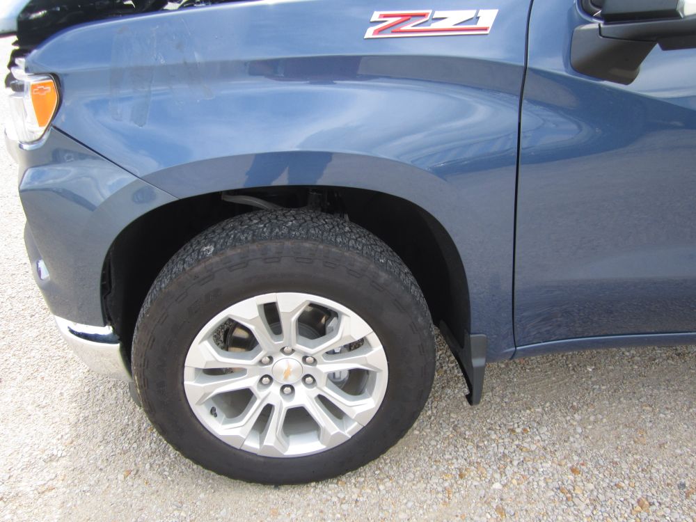 2024 Chevrolet Silverado LTZ 4x4 - photo 2
